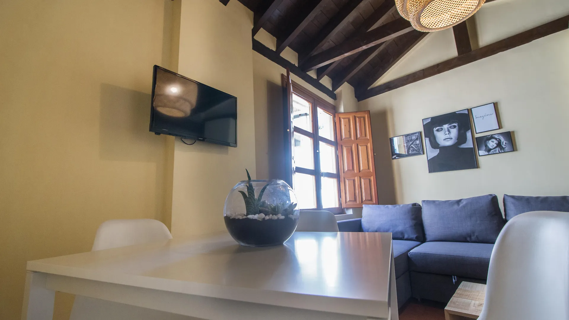 Apartamentos Nahira Suites 3000 Granada İspanya