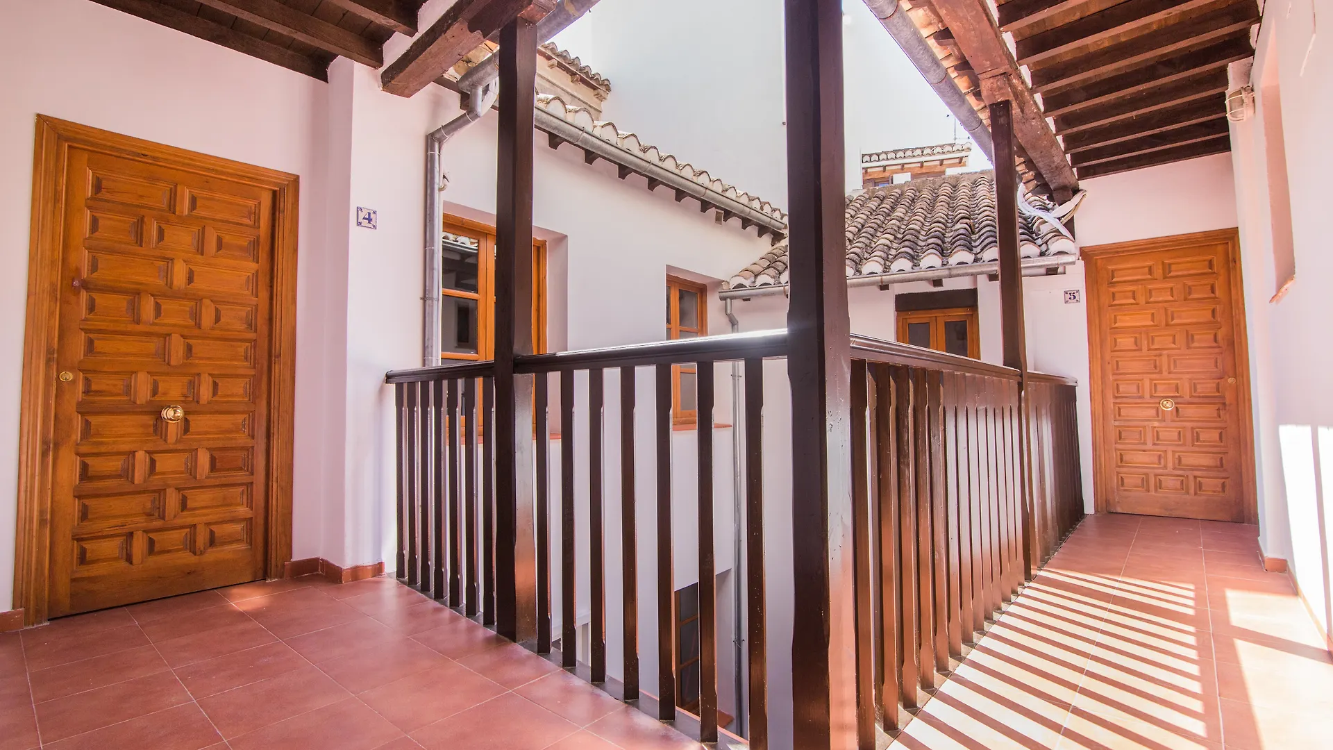 Apartamentos Nahira Suites 3000 Granada