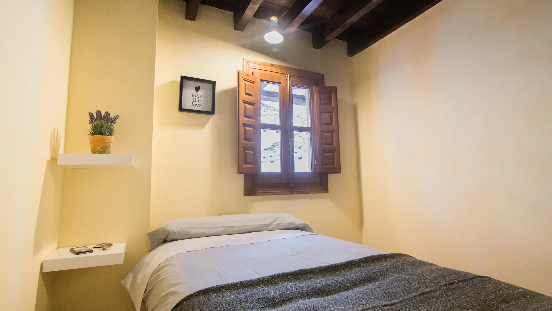 Apartamentos Nahira Suites 3000 Granada 0*,