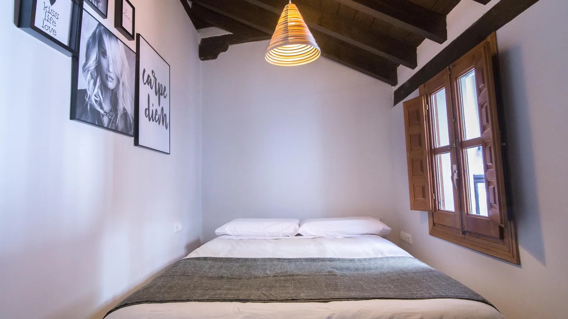 Apartamentos Nahira Suites 3000 Granada 0*,