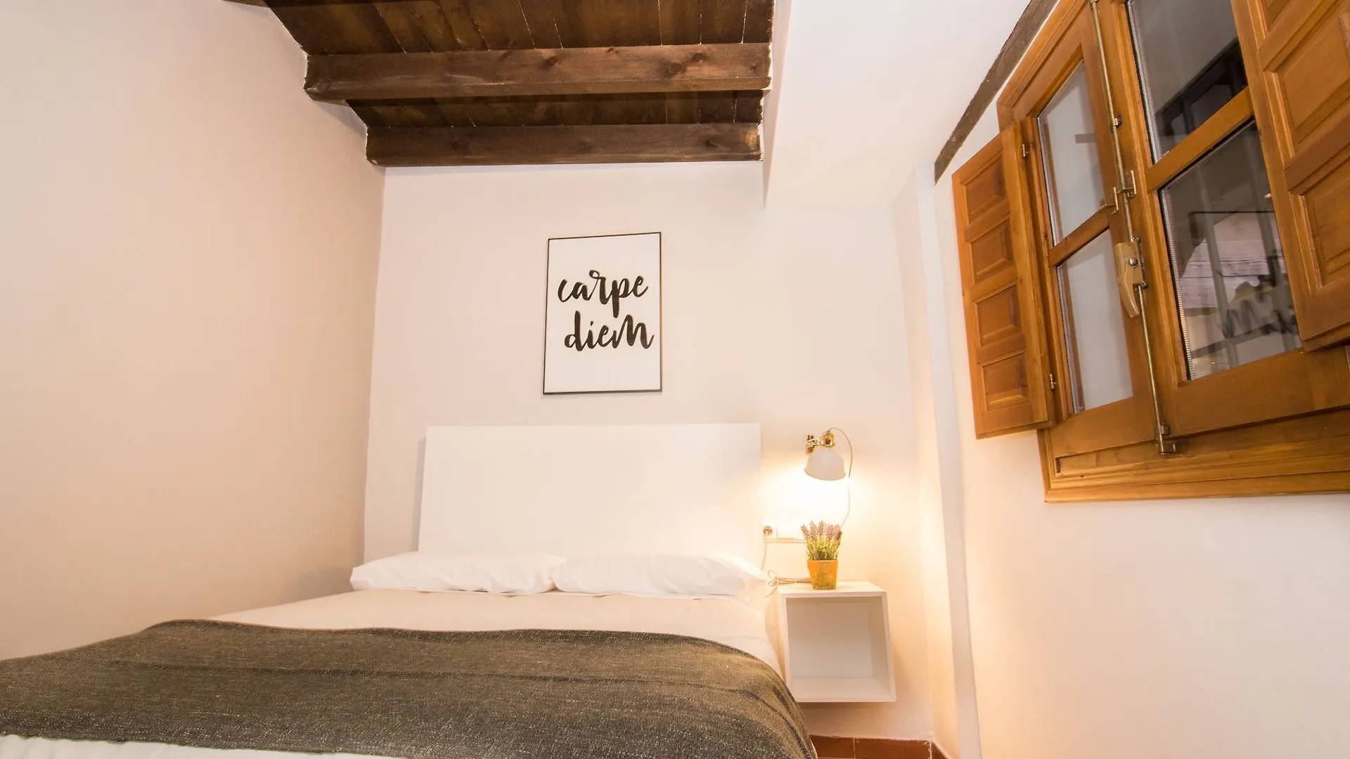 Apartamentos Nahira Suites 3000 Granada 0*,