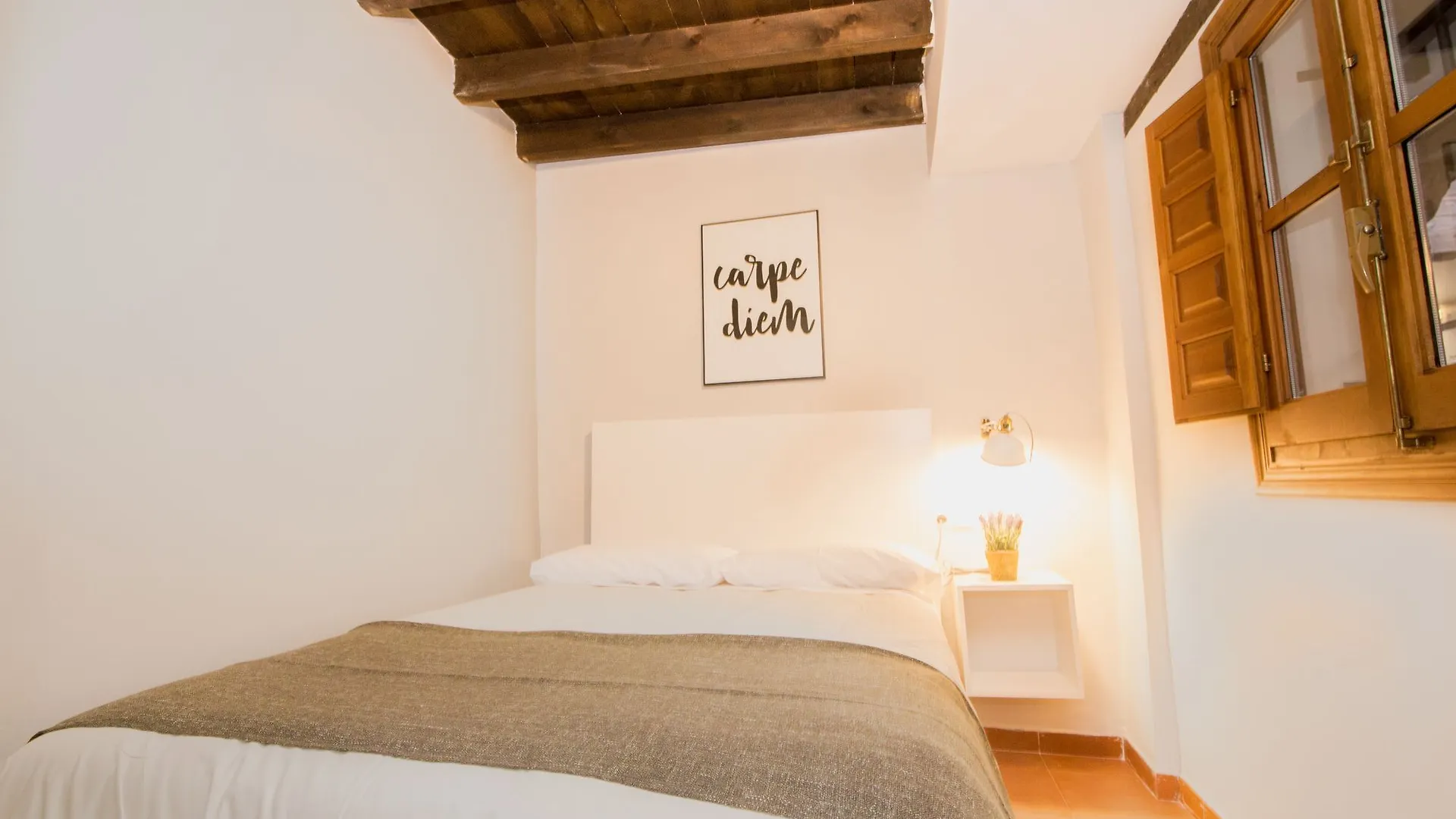 Apartamentos Nahira Suites 3000 Granada 0*,  Spanje